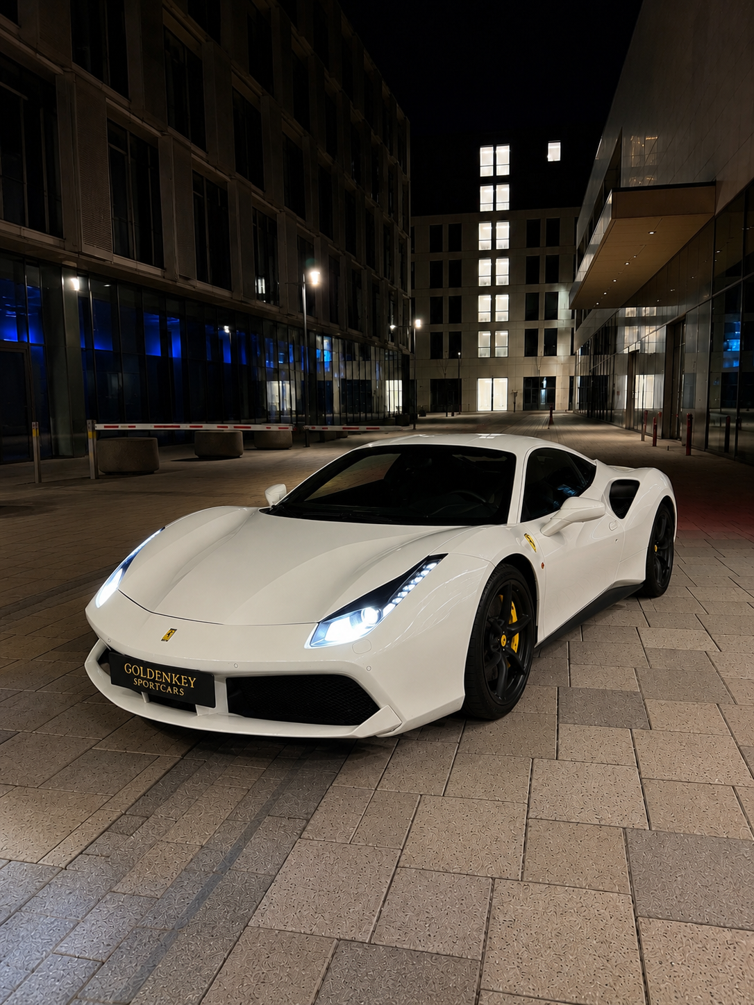 Ferrari 488 GTB - Luxus-Sportwagen der Kategorie Supersportwagen mit 670 PS Leistung